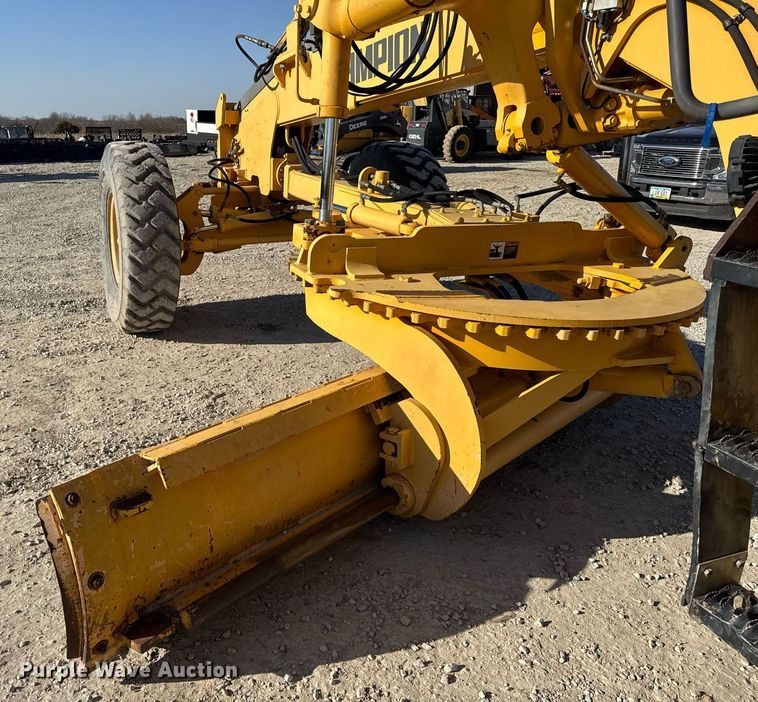 image for item DU3366 2000 Champion 710A VHP motor grader