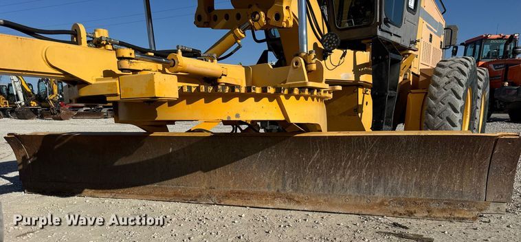 image for item DU3366 2000 Champion 710A VHP motor grader