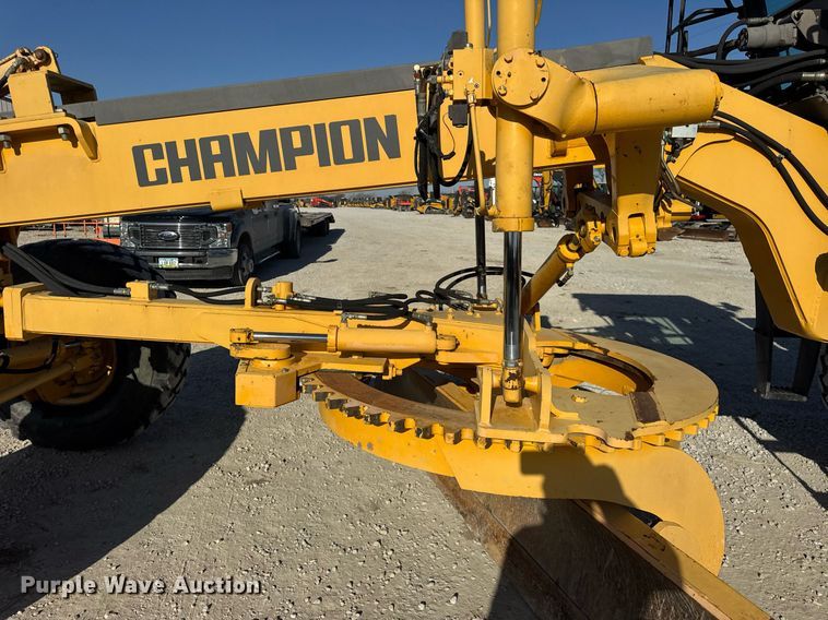 image for item DU3366 2000 Champion 710A VHP motor grader