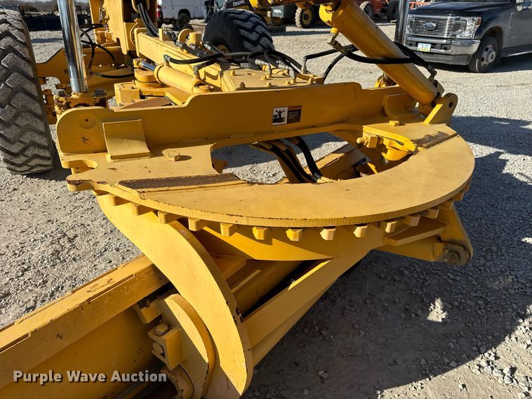 image for item DU3366 2000 Champion 710A VHP motor grader