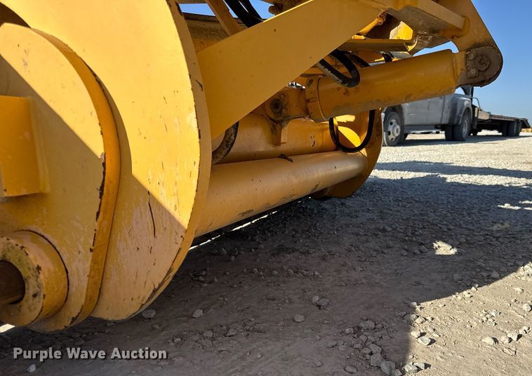 image for item DU3366 2000 Champion 710A VHP motor grader