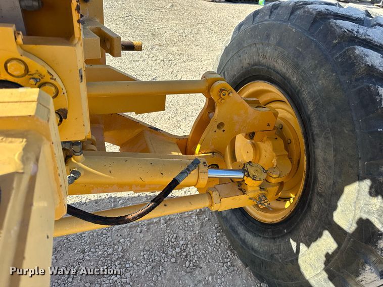 image for item DU3366 2000 Champion 710A VHP motor grader