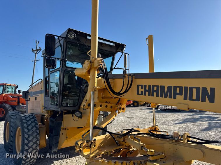 image for item DU3366 2000 Champion 710A VHP motor grader