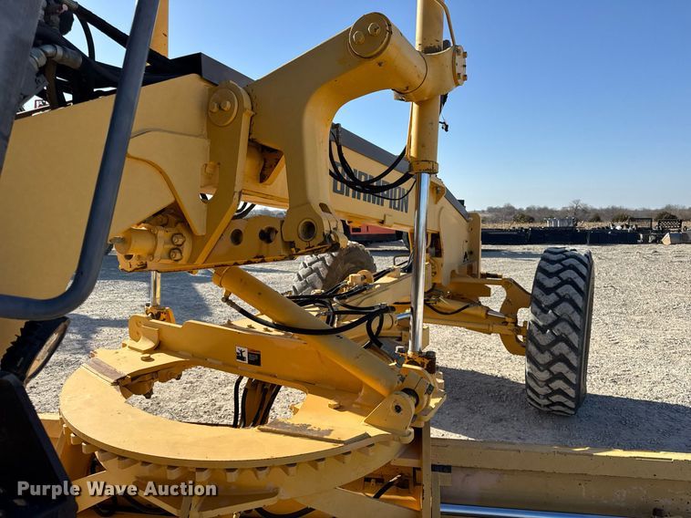 image for item DU3366 2000 Champion 710A VHP motor grader