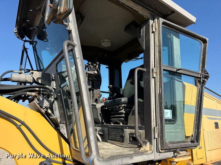 image for item DU3366 2000 Champion 710A VHP motor grader