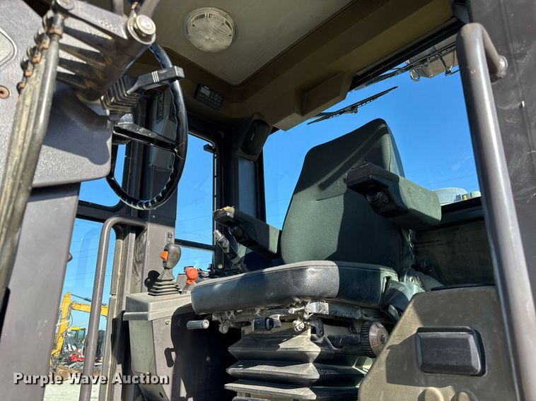 image for item DU3366 2000 Champion 710A VHP motor grader