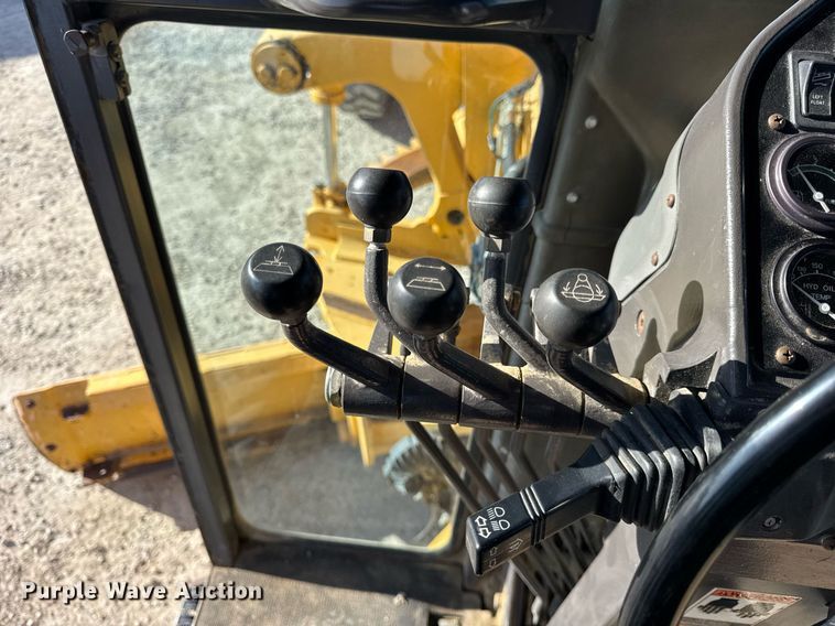 image for item DU3366 2000 Champion 710A VHP motor grader