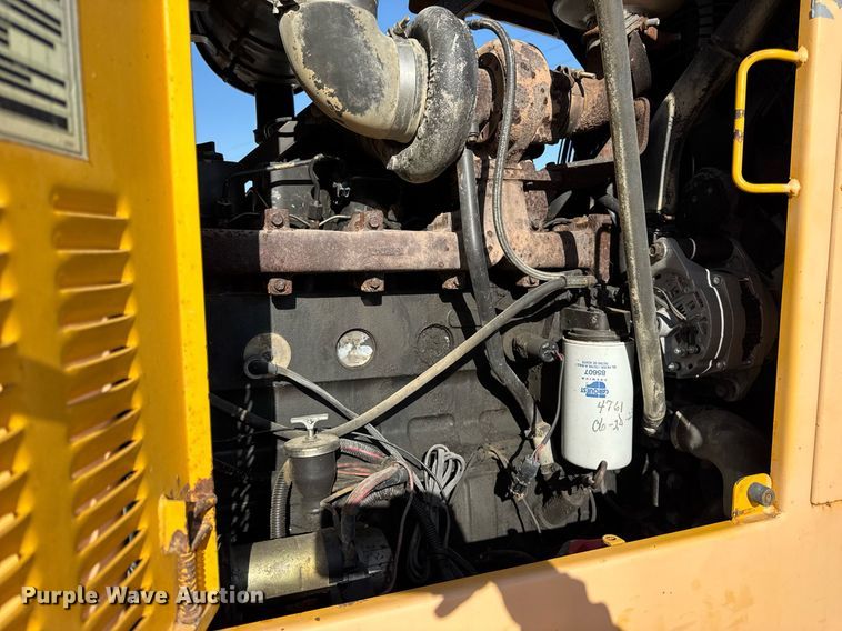 image for item DU3366 2000 Champion 710A VHP motor grader