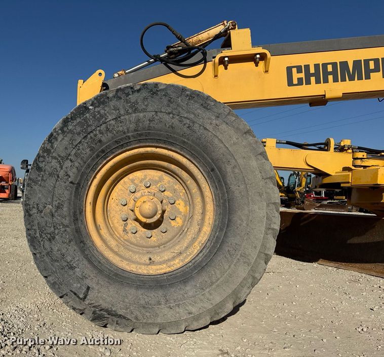 image for item DU3366 2000 Champion 710A VHP motor grader