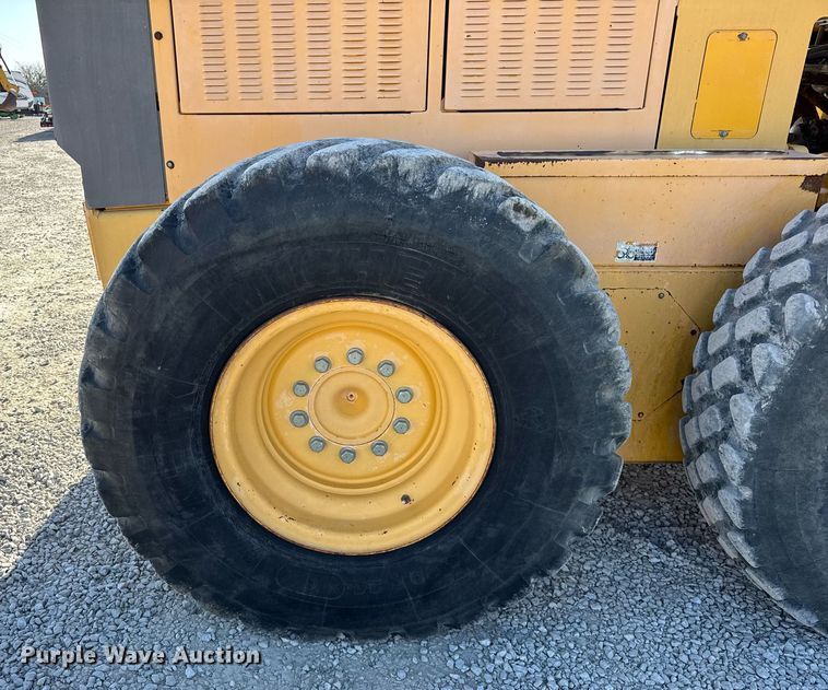 image for item DU3366 2000 Champion 710A VHP motor grader