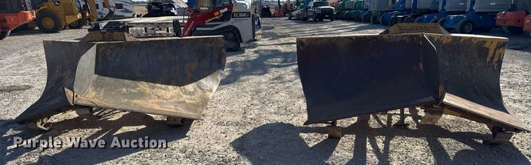 image for item DU3366 2000 Champion 710A VHP motor grader