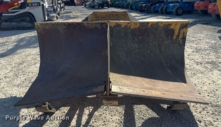 image for item DU3366 2000 Champion 710A VHP motor grader