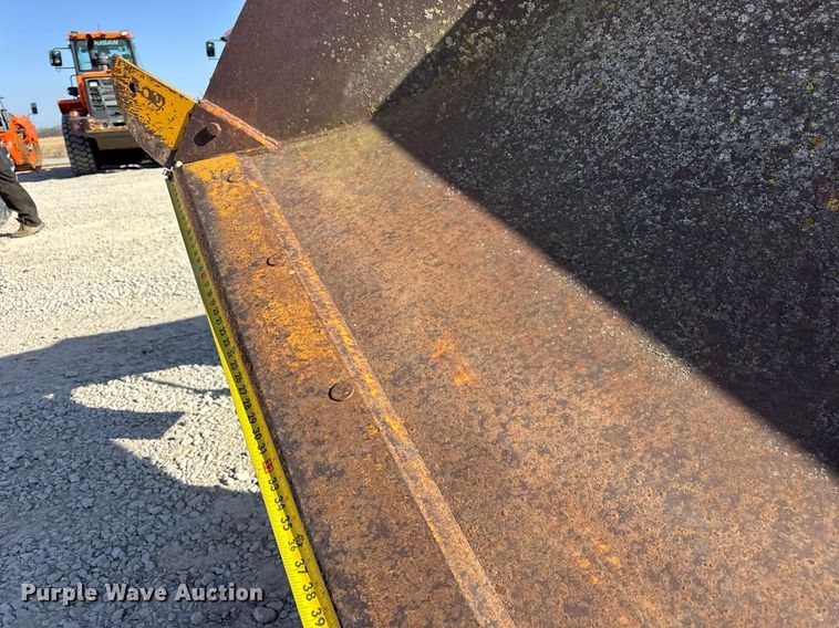 image for item DU3366 2000 Champion 710A VHP motor grader