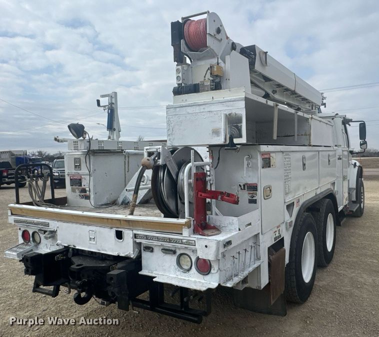 image for item DU9681 2015 Freightliner Business Class M2 crane truck