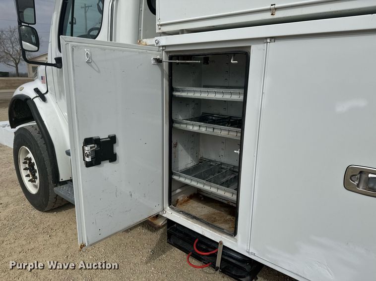 image for item DU9681 2015 Freightliner Business Class M2 crane truck