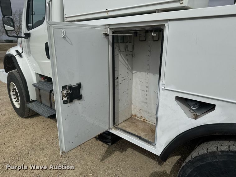 image for item DU9681 2015 Freightliner Business Class M2 crane truck