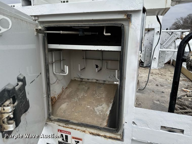 image for item DU9681 2015 Freightliner Business Class M2 crane truck