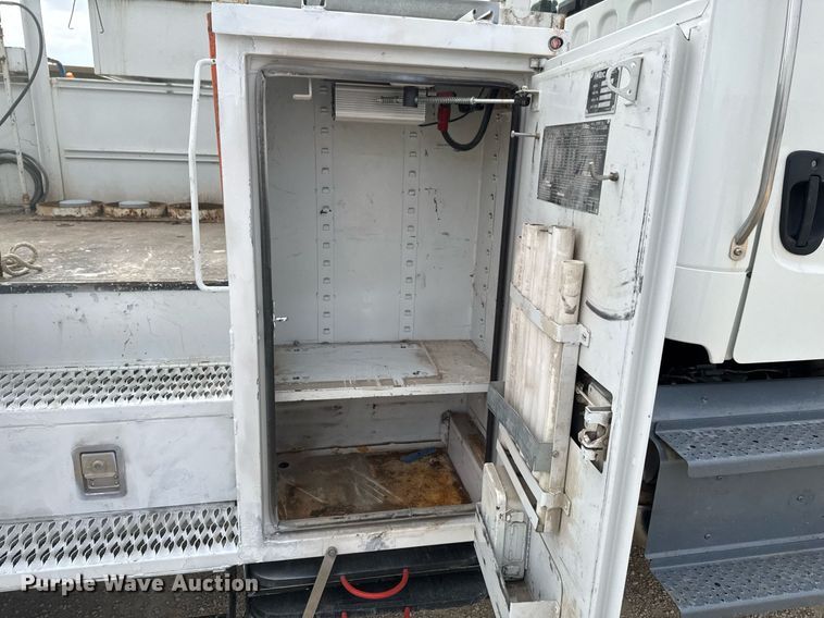 image for item DU9681 2015 Freightliner Business Class M2 crane truck