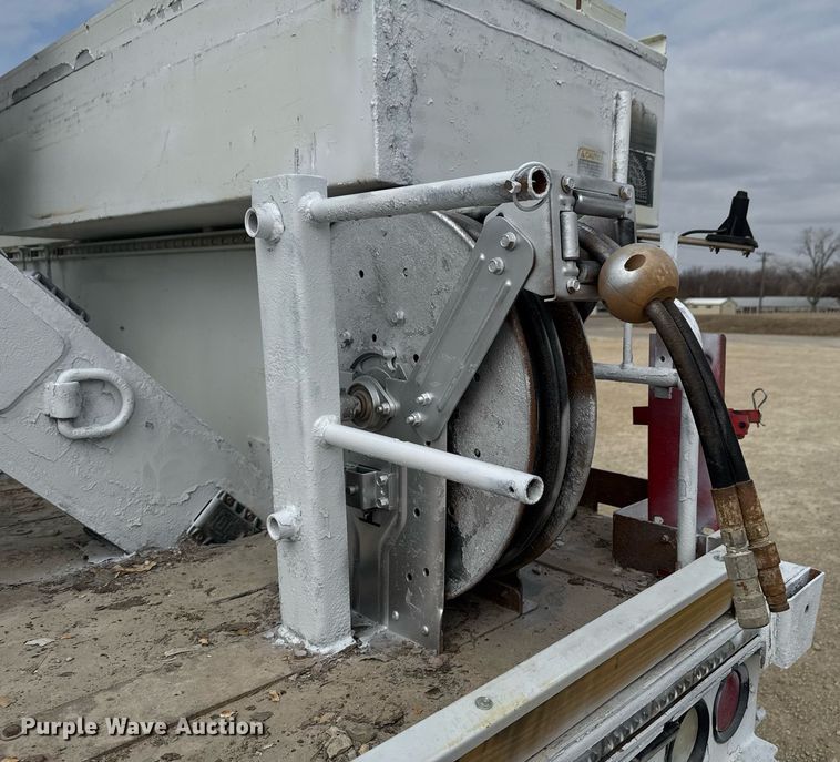 image for item DU9681 2015 Freightliner Business Class M2 crane truck