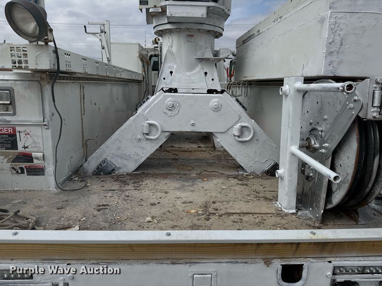 image for item DU9681 2015 Freightliner Business Class M2 crane truck