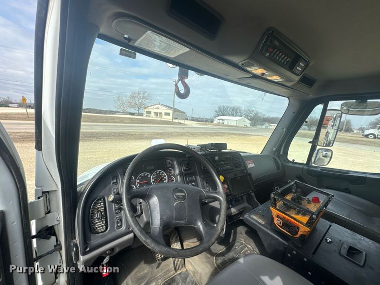 image for item DU9681 2015 Freightliner Business Class M2 crane truck