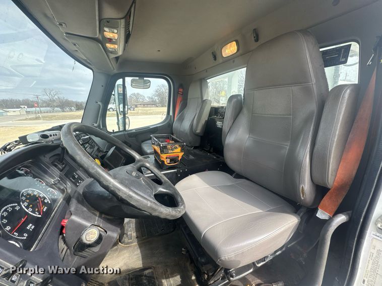 image for item DU9681 2015 Freightliner Business Class M2 crane truck