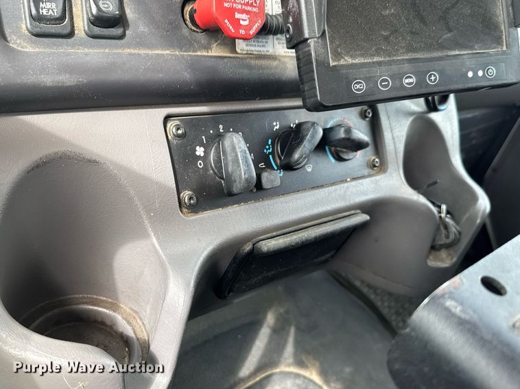 image for item DU9681 2015 Freightliner Business Class M2 crane truck