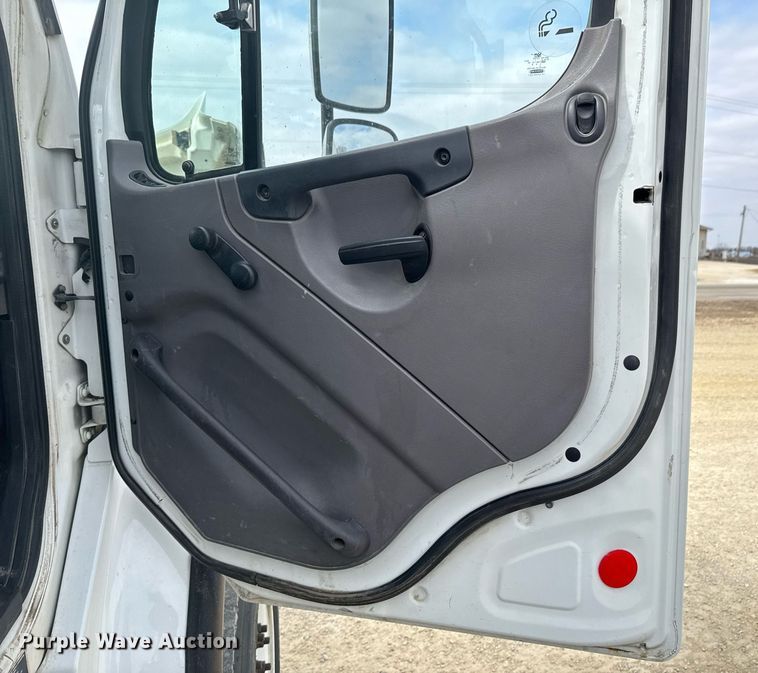 image for item DU9681 2015 Freightliner Business Class M2 crane truck