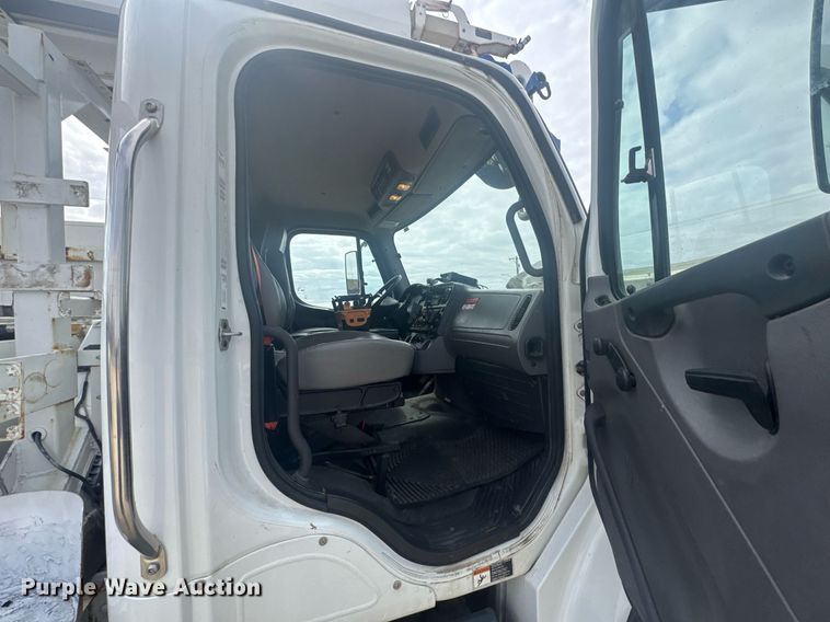 image for item DU9681 2015 Freightliner Business Class M2 crane truck