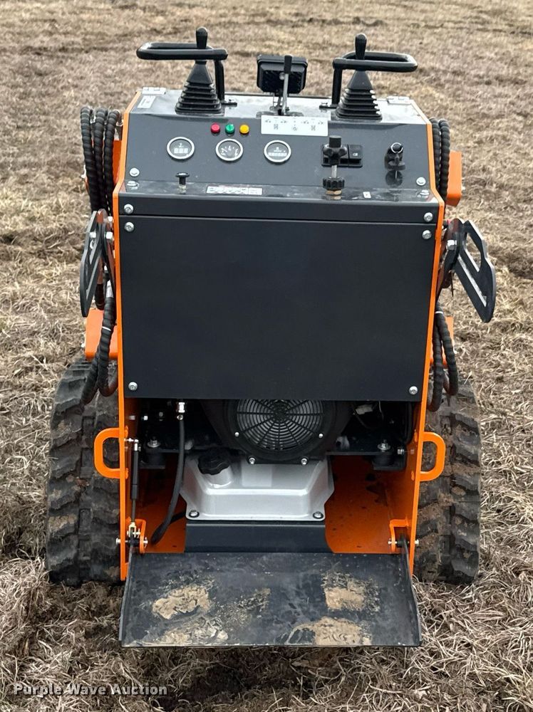 image for item DU9685 Compact utility loader