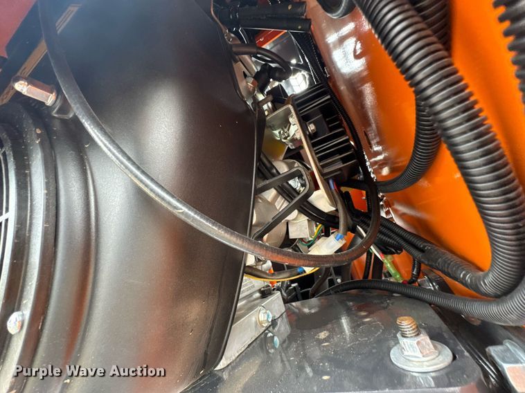 image for item DU9685 Compact utility loader