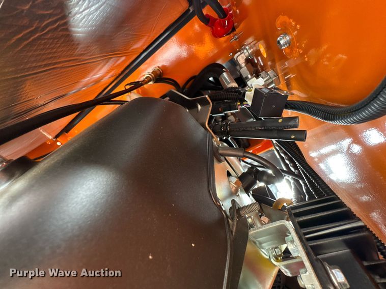 image for item DU9685 Compact utility loader