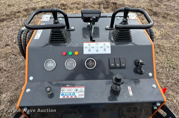 image for item DU9685 Compact utility loader