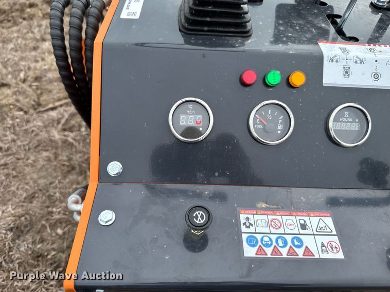 image for item DU9685 Compact utility loader