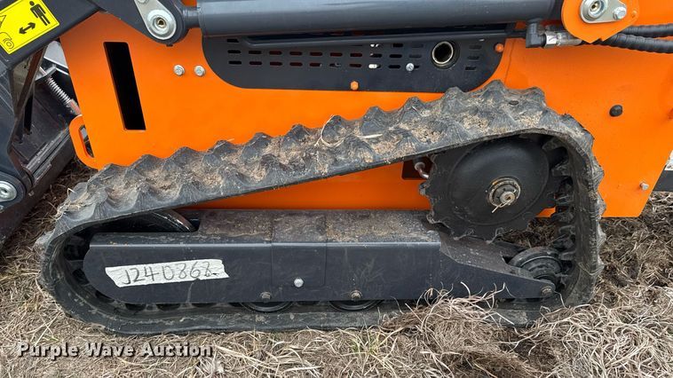 image for item DU9685 Compact utility loader