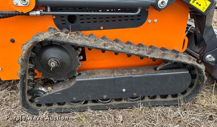 image for item DU9685 Compact utility loader