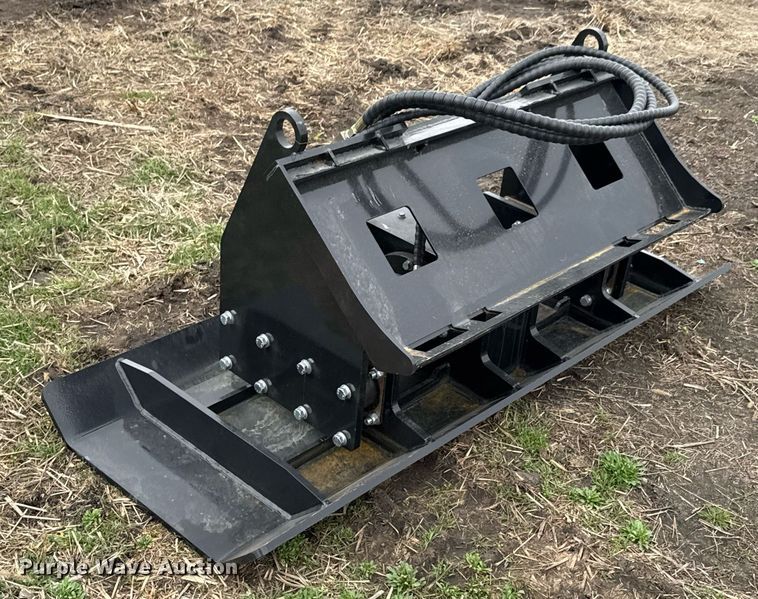 image for item DU9691 2024 AGT SSPC72 skid steer plate compactor