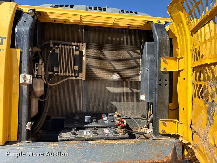 image for item DU9722 2015 Kobelco SK260LC-9 excavator