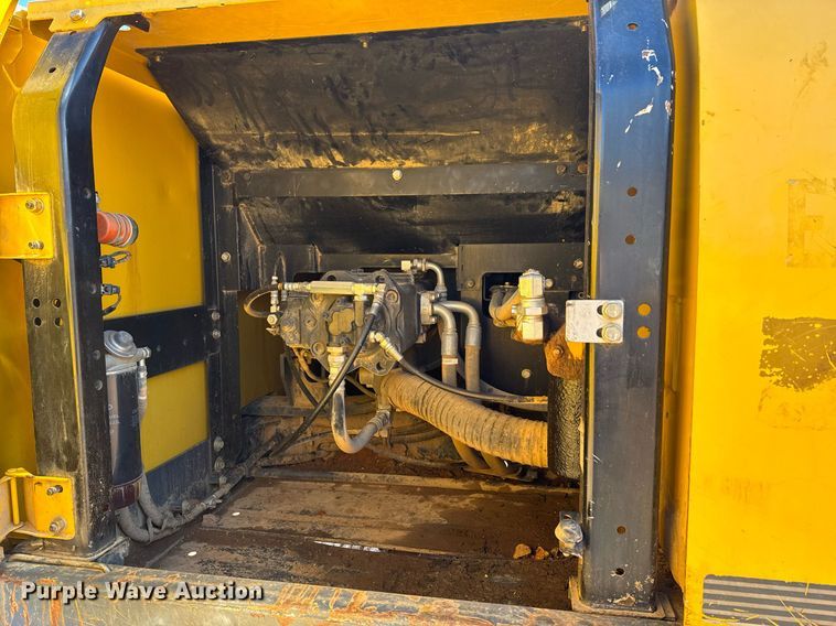 image for item DU9722 2015 Kobelco SK260LC-9 excavator