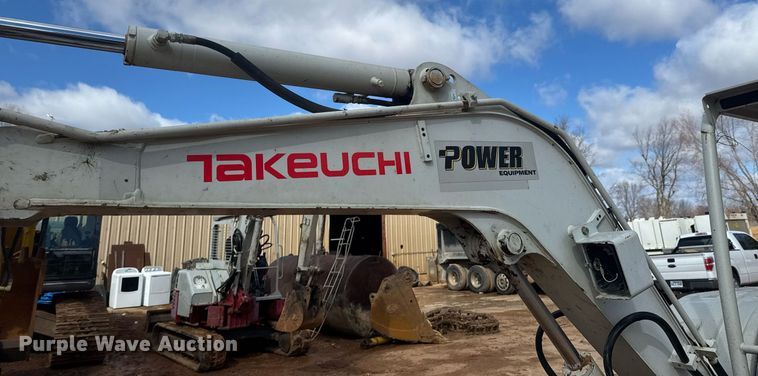 image for item DU9723 2017 Takeuchi TB240 mini excavator