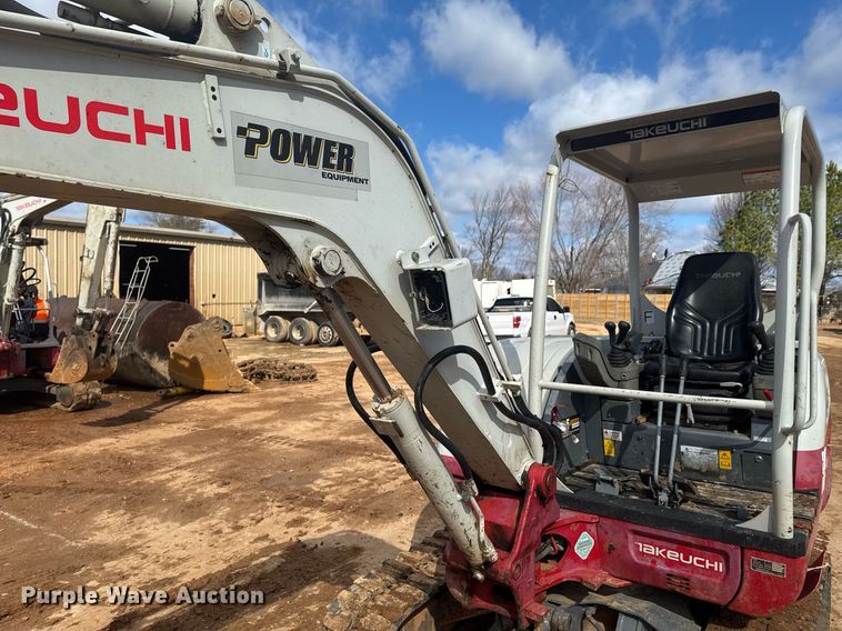 image for item DU9723 2017 Takeuchi TB240 mini excavator