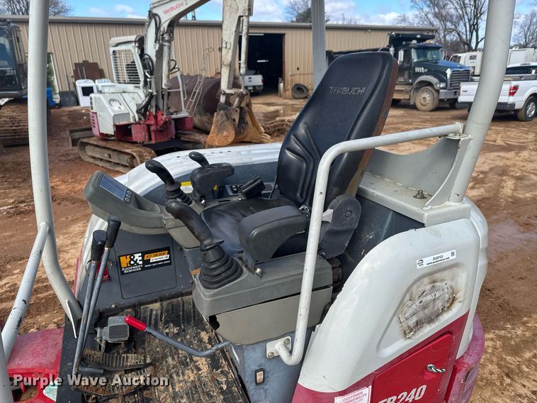 image for item DU9723 2017 Takeuchi TB240 mini excavator