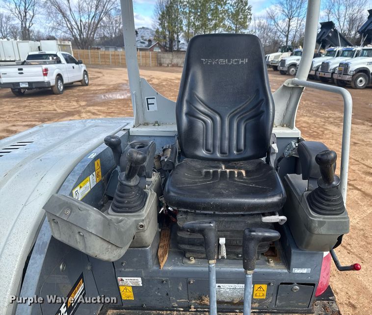 image for item DU9723 2017 Takeuchi TB240 mini excavator