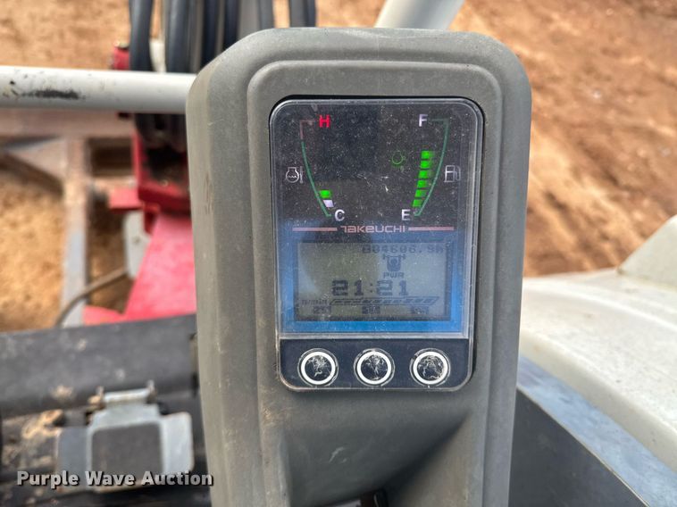 image for item DU9723 2017 Takeuchi TB240 mini excavator