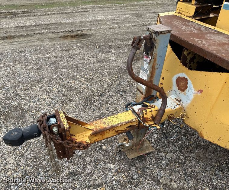 image for item DU9728 Vermeer BC1800A wood chipper