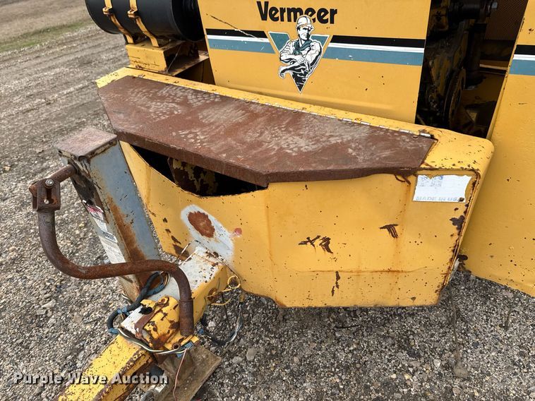 image for item DU9728 Vermeer BC1800A wood chipper