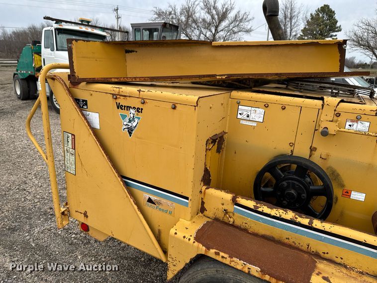 image for item DU9728 Vermeer BC1800A wood chipper