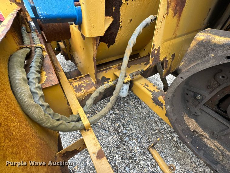 image for item DU9728 Vermeer BC1800A wood chipper