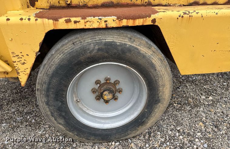 image for item DU9728 Vermeer BC1800A wood chipper