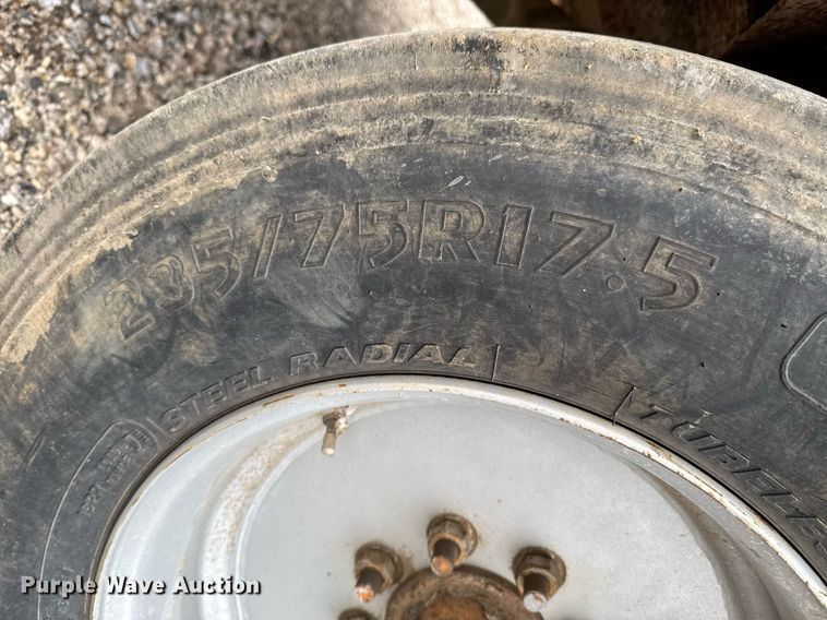 image for item DU9728 Vermeer BC1800A wood chipper